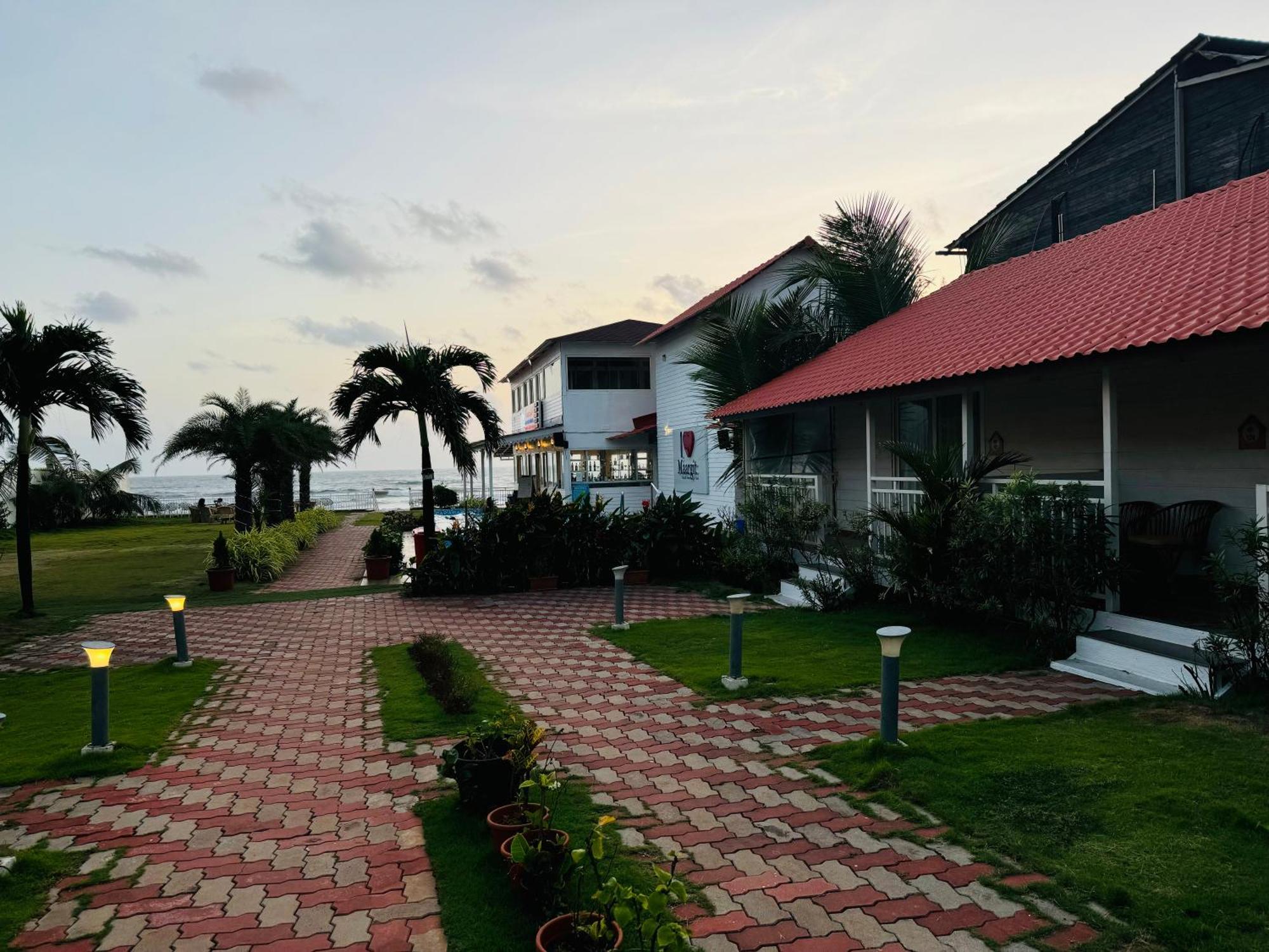 Maargit Beach Resort Mandrem Exterior foto